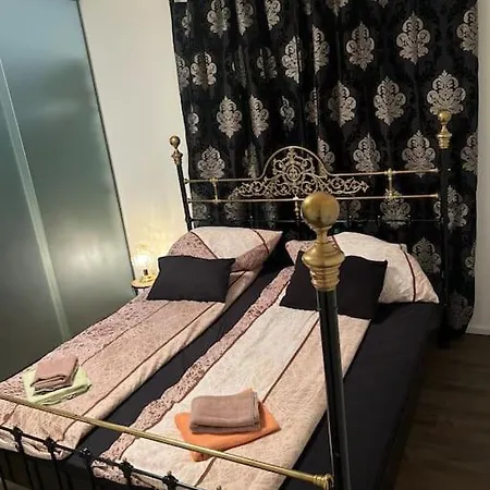 Luxurioese Mit Sauna Und Whirlpool *