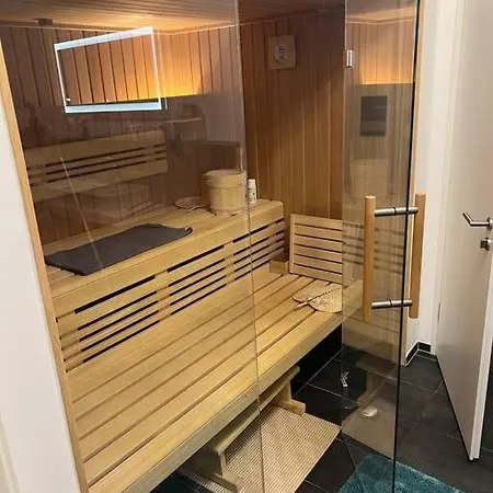 Luxurioese Mit Sauna Und Whirlpool *
