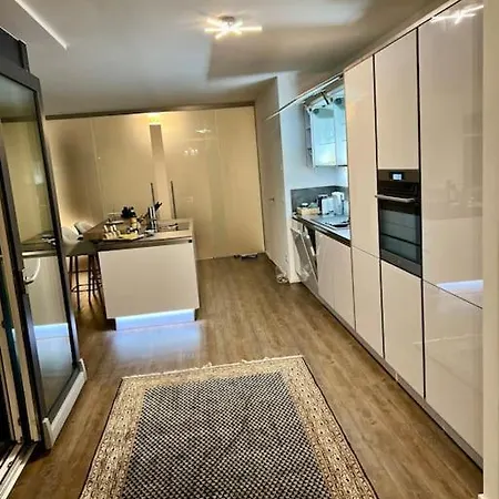 Luxurioese Mit Sauna Und Whirlpool Daire